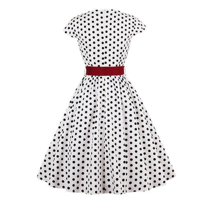 Abito Vintage Con Cintura Bianca Taglie Forti