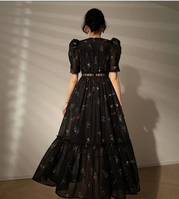 Abito Vintage Nero Con Scollo A V