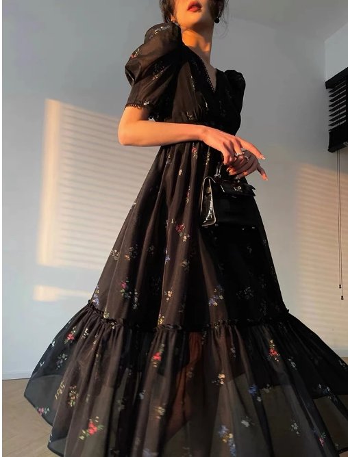 Abito Vintage Nero Con Scollo A V