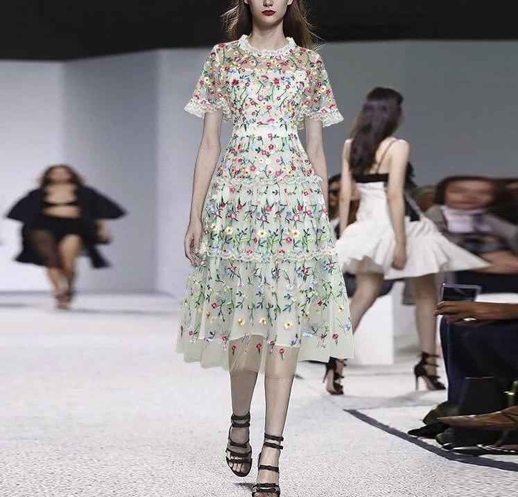 Abito Vintage Moderno Bianco