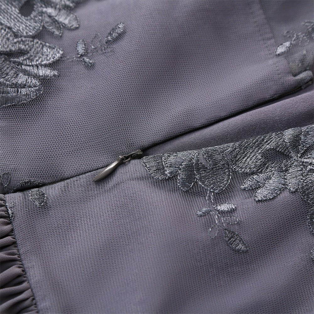 Abito Vintage Alla Moda Grigio